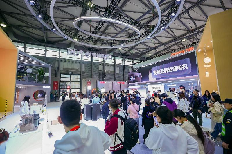 九游体育：AWE2024｜从厨房走向全屋九阳30年科技创新持续打造健康家电(图6)