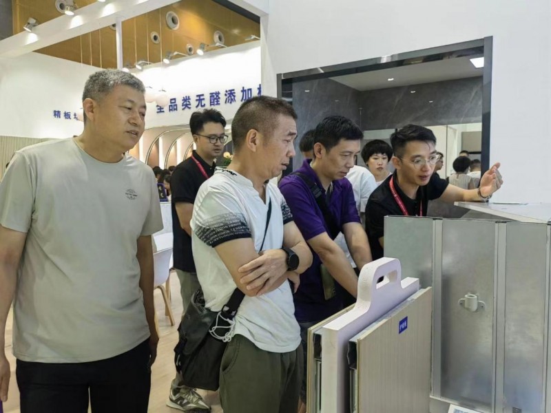 九游智能体育科技：厨卫局改下半场：万华生态新家装亮相2024中国建博会(图2)