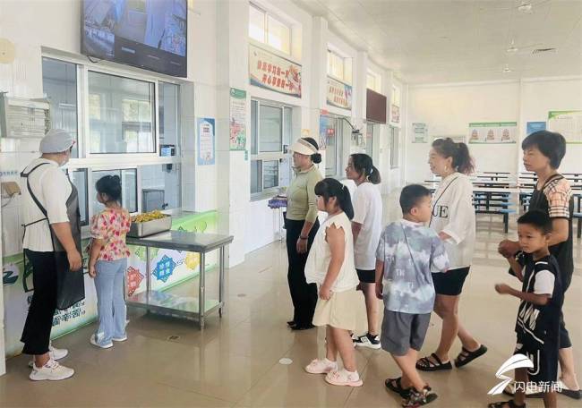 威海乳山市：认真做好“群众出题”答卷教育惠民托起“稳稳的幸福”(图1)