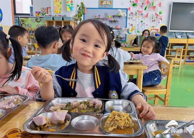 威海乳山市：认真做好“群众出题”答卷教育惠民托起“稳稳的幸福”(图2)