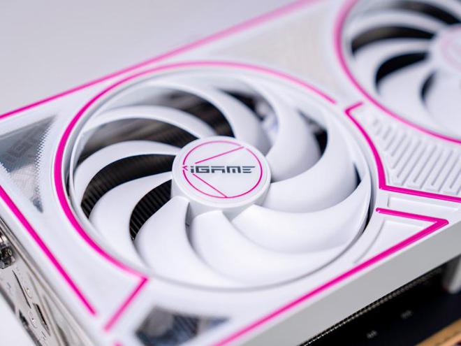 性能超越4060！iGameRTX5050Ultra双风扇显卡评测(图3)