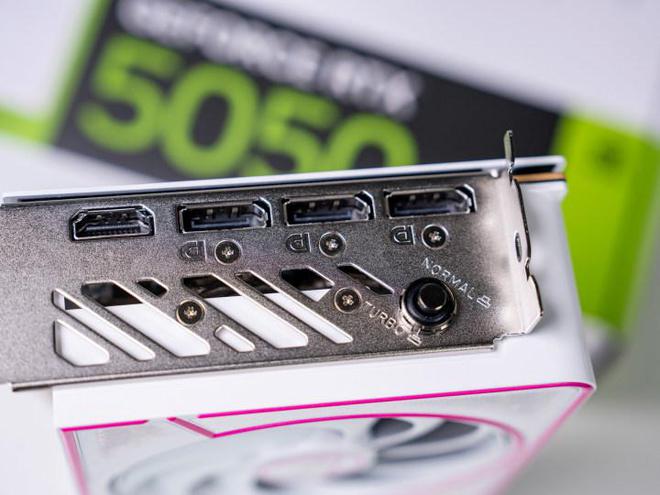 性能超越4060！iGameRTX5050Ultra双风扇显卡评测(图7)